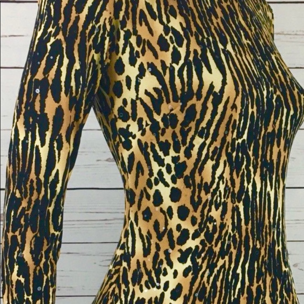 Beautiful / Body-hugging Cache Dress